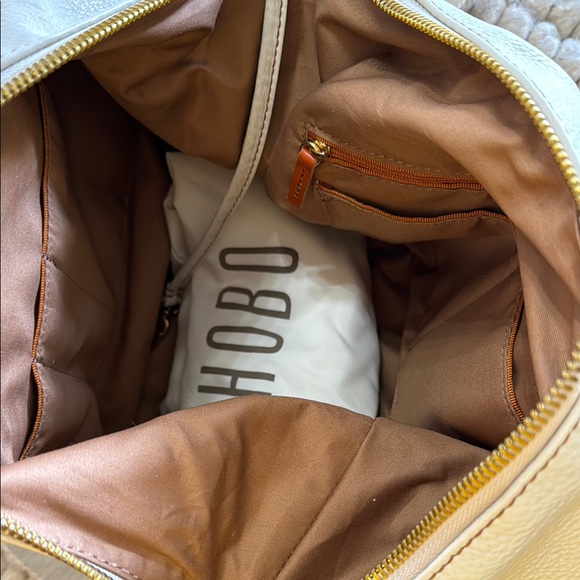 Cream Bags with Spacious Interior and Stylish Design - Picture 3 of 6